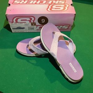 Skechers Sandles purple and white size 9